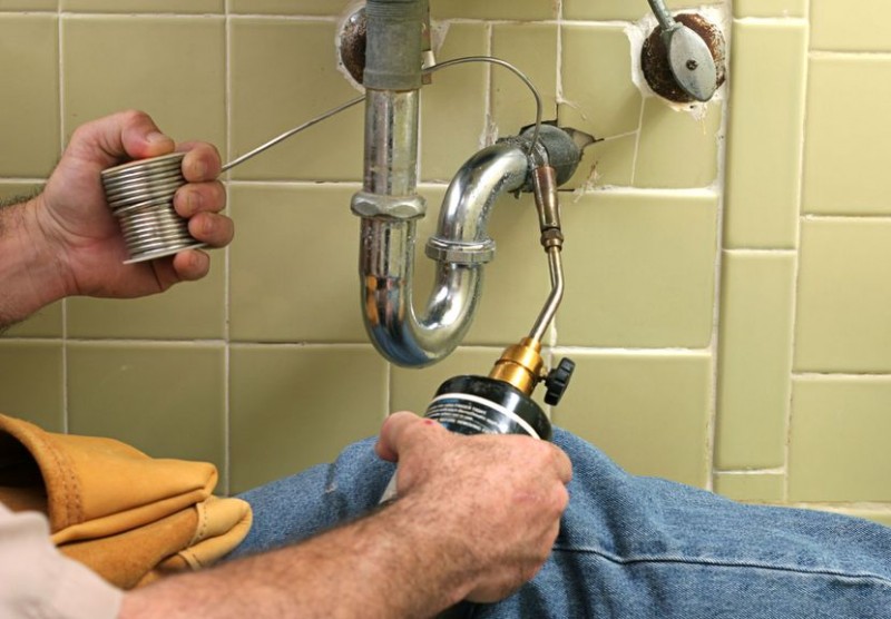 Simple Tips for Saving Water Heater Energy Before Using Plumbing Service in Tucson