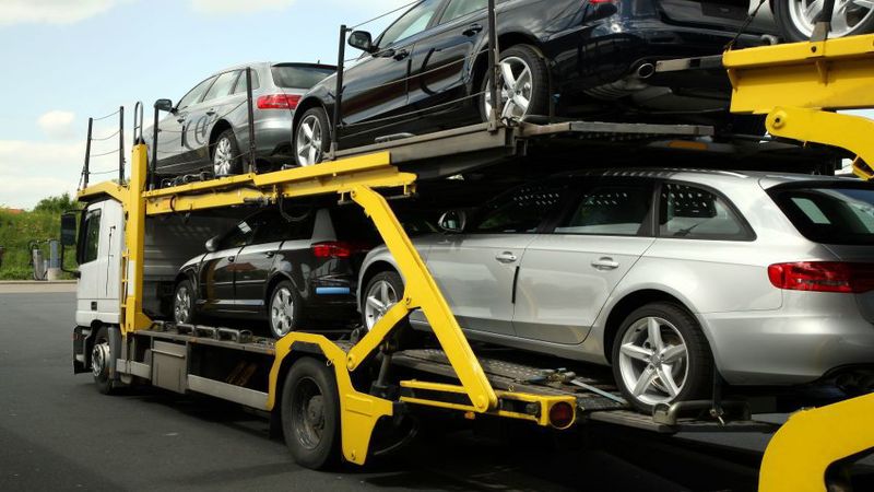 Getting Rid of Your Car through a Heavy Duty Towing Service