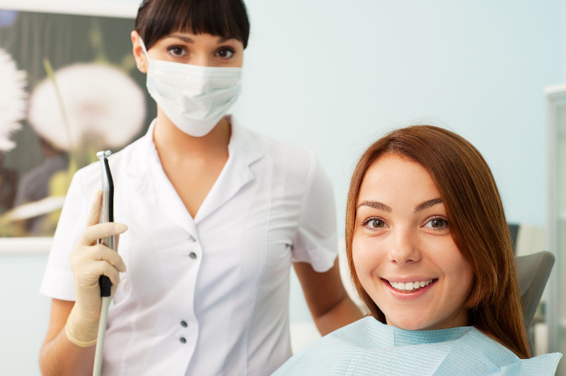 What to Expect When Visiting a Dentist in Chantilly